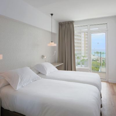 Double Room With Partial Sea View