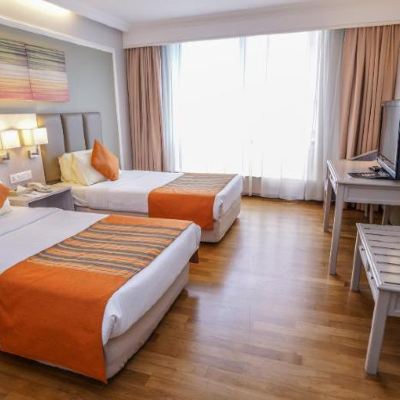 Bilik Deluxe 2 katil Single Kupon Kingwood Hotel