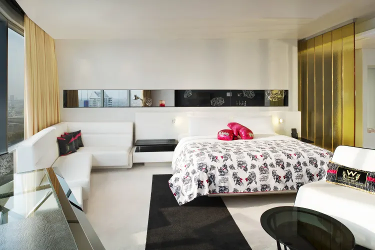 ห้องสตูดิโอ – ห้องสวีทแบบสตูดิโอหนึ่งห้องนอน เตียงคงไซส์ ชั้นสูง