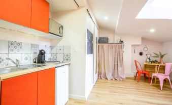 Charming Little Next in Vieux-Lyon by GuestReady