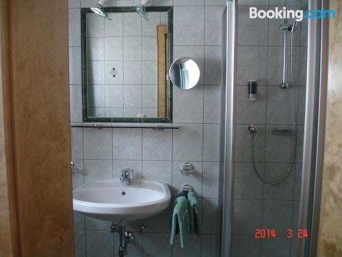 带阳台的标准两居室公寓