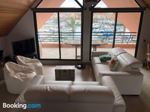 双卧室码头景致公寓