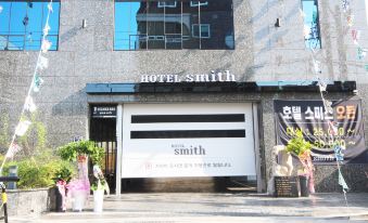 Hotel Smith