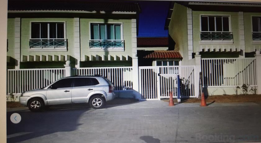 两卧室联排别墅