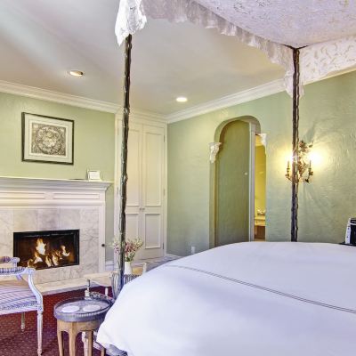 Romantic Room, 1 Queen Bed, Fireplace (Portofino)