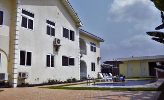 Suitetrails - Kingsbridge Royale Hotel