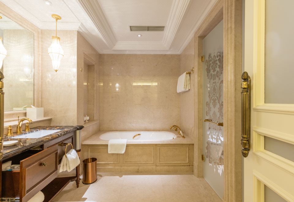 the Castle Hotel, A Luxury Collection HotelPremier Sea-View Three-Bedroom Duplex Apartment Suite 190