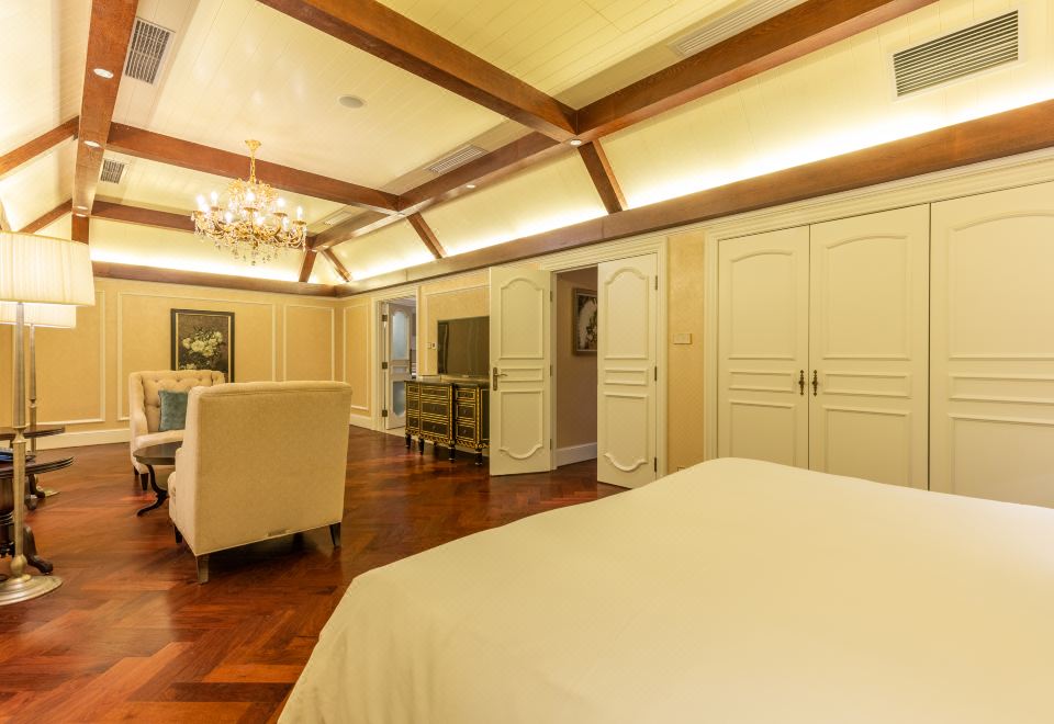 the Castle Hotel, A Luxury Collection HotelPremier Sea-View Three-Bedroom Duplex Apartment Suite 190