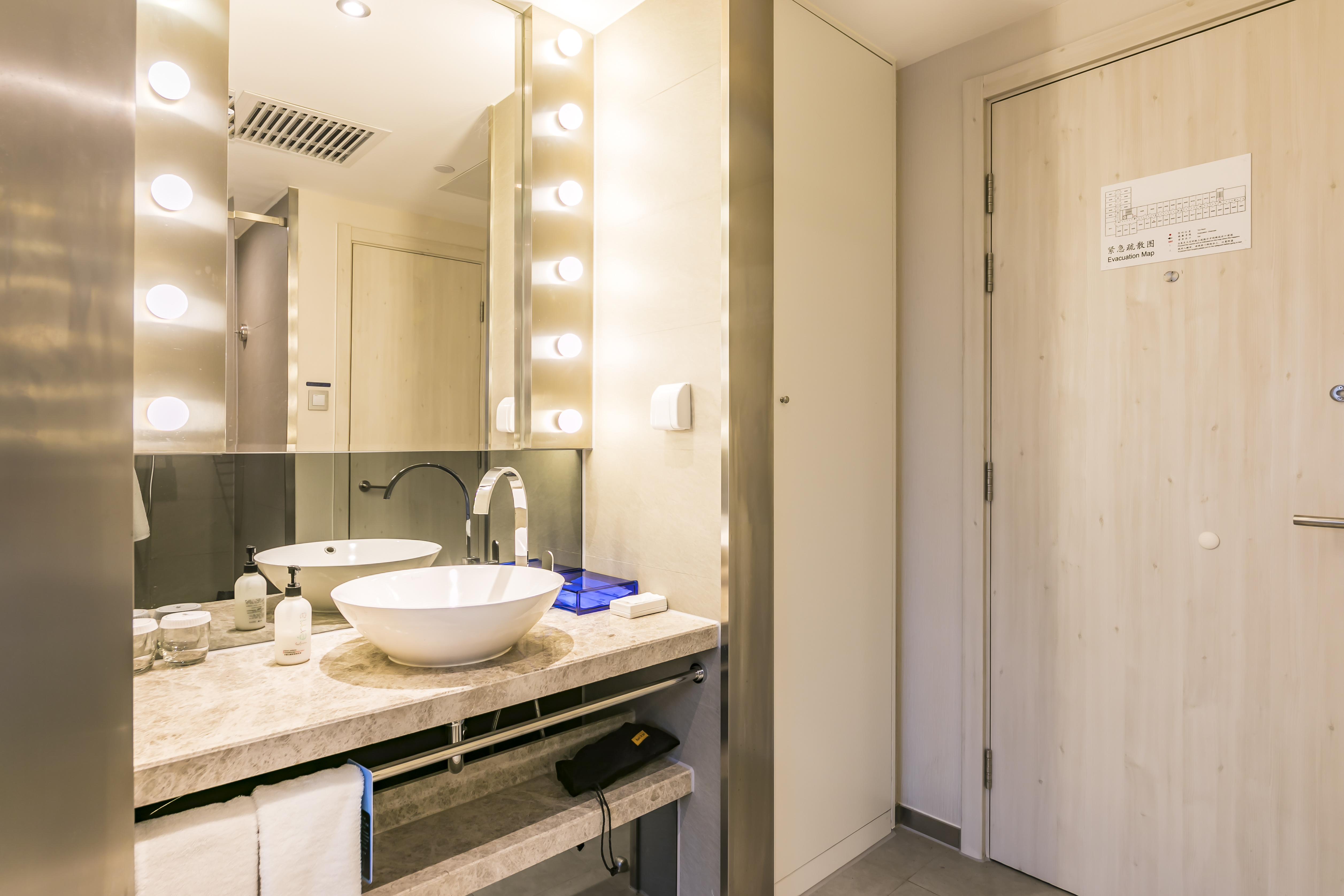 秋日传奇（小冰箱+人体工学椅）