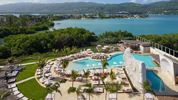 Breathless Montego Bay 外観