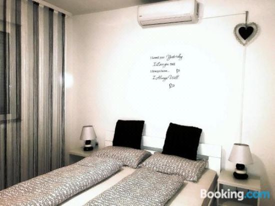 双人房（带公共浴室）