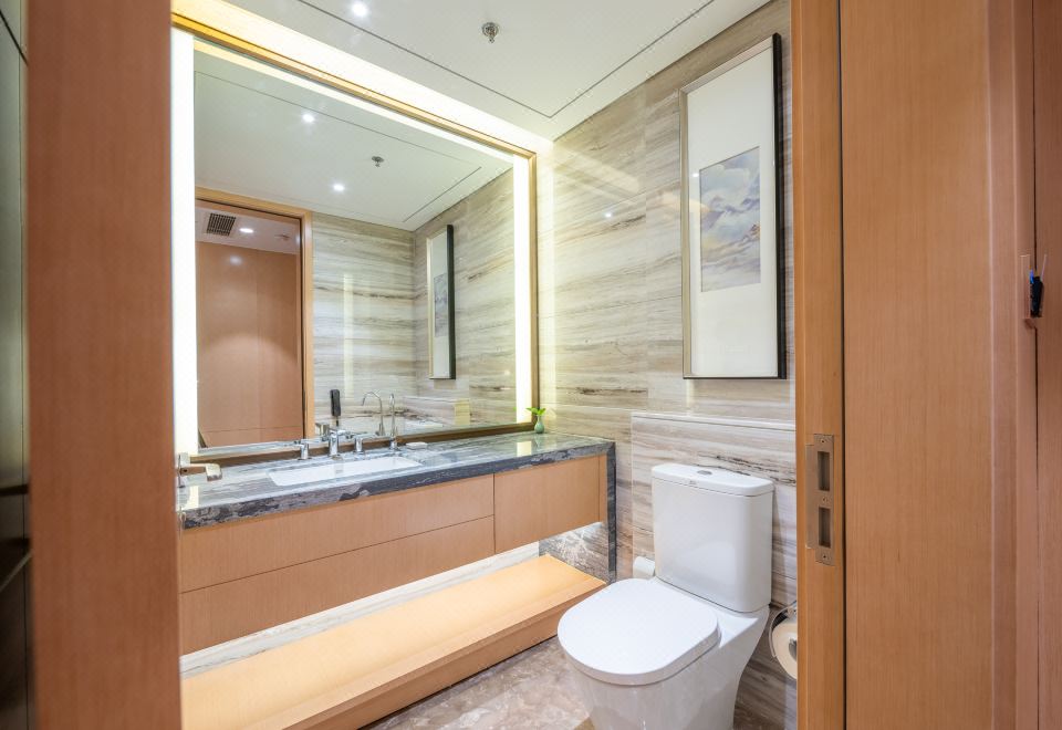 行政套房-俯瞰豪華園林美景