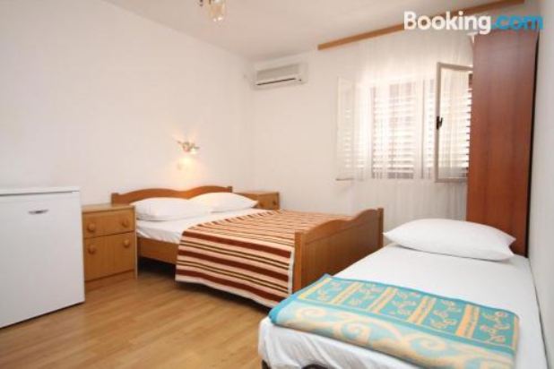 带露台一室公寓