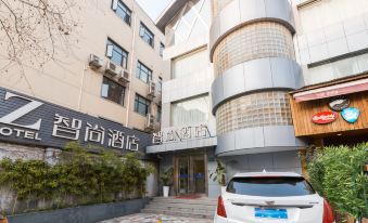 Zhotels (Shanghai West Nanjing Road Westgate Mall)
