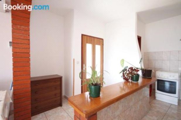 带阳台和海景的两卧室公寓