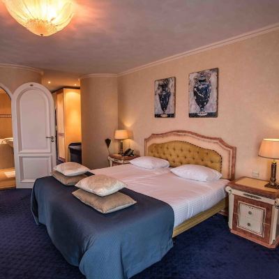 Deluxe Double Room,  2 Twin Beds,  Jetted Tub