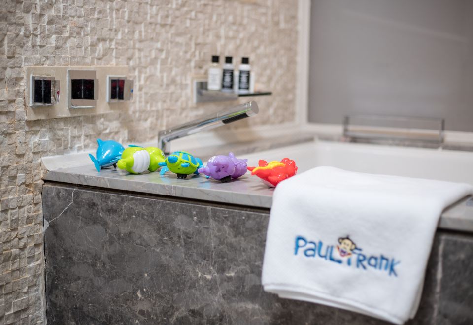 Grand Hyatt GuangzhouThemed Deluxe Suite