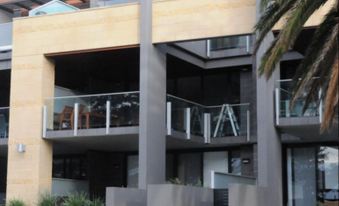 Cowes Luxury Beachfront Apartment - Phillip Island