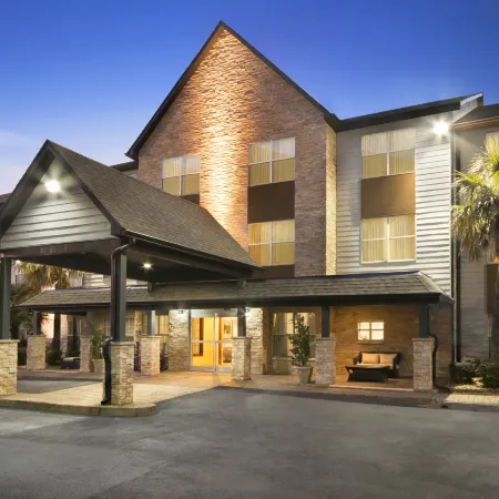 Baymont Inn & Suites by Wyndham Morrow/Atlanta I-75 South Отели в г. Морроу