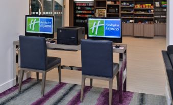 Holiday Inn Express & Suites San Diego - Mission Valley