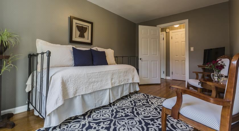 豪华特大床套房