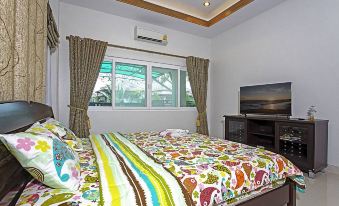 Thammachat P3 Vints 141 | 4 Bed Pool Villa in Bangsaray Near Pattaya