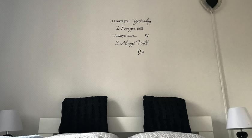 双人房（带公共浴室）