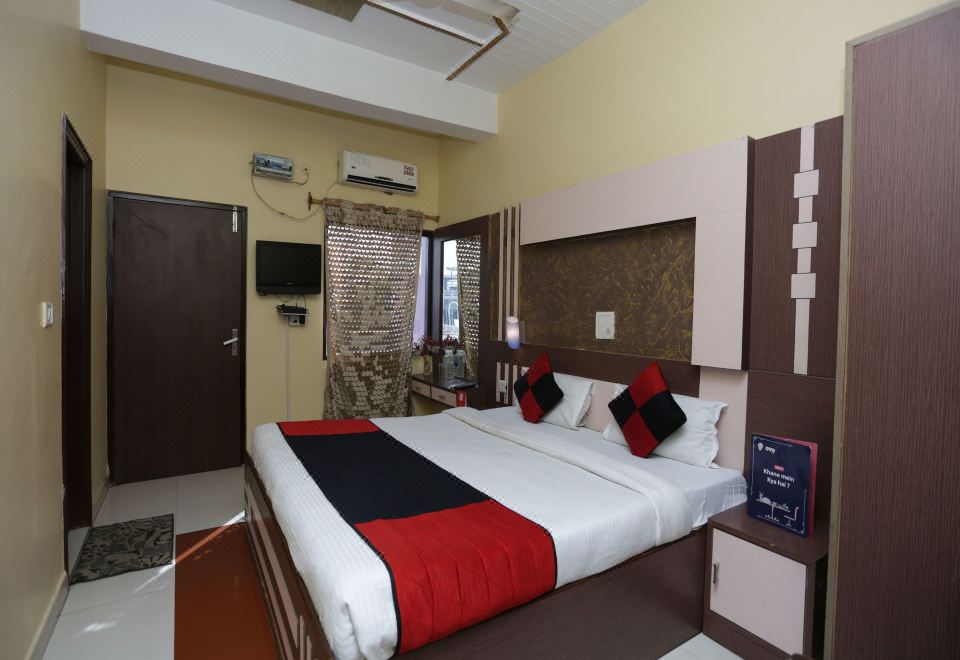 OYO 12221 Hotel M House - Housity