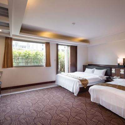 高級四人房 臺中企業家大飯店優惠