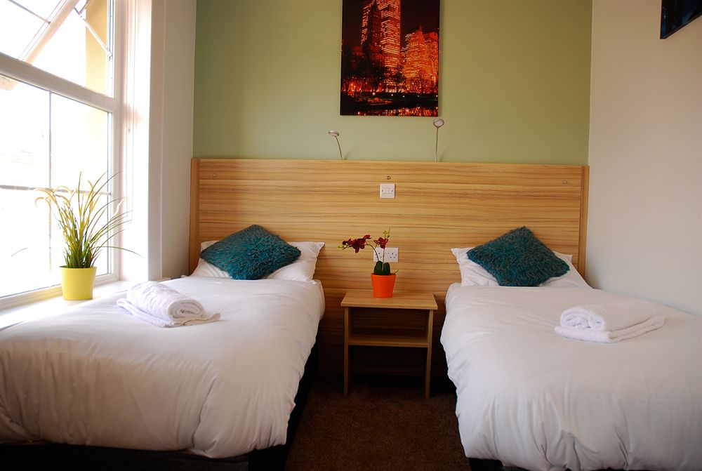 双人床或双床房带公用浴室