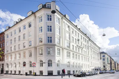 Absalon Hotel Hotele w: 