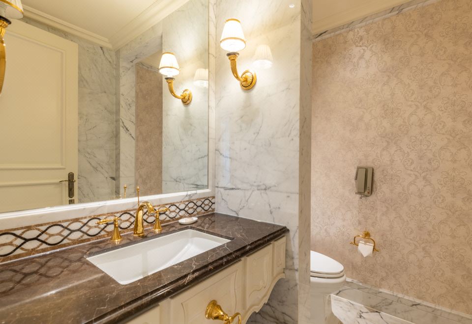 the Castle Hotel, A Luxury Collection HotelCastle Suite