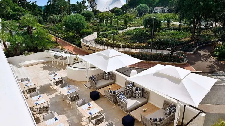 コロンブス モンテ カルロ ホテル 食事・レストラン