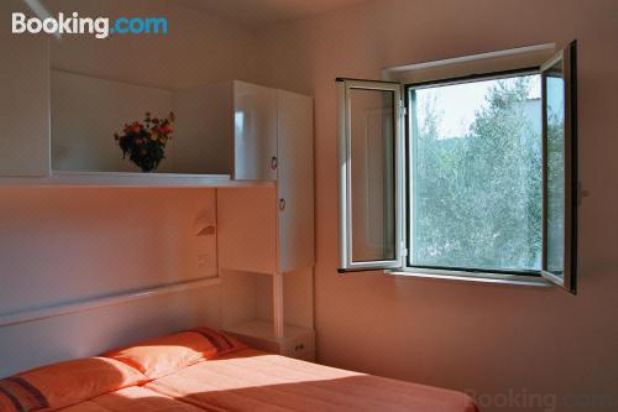 带天井的两居室公寓