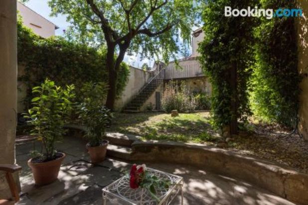 带园景一室公寓