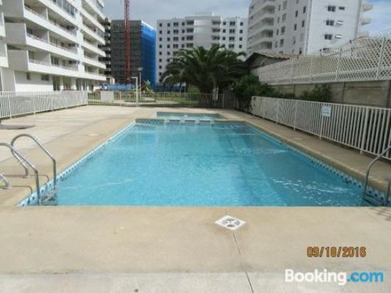 离海滩一步之遥的公寓