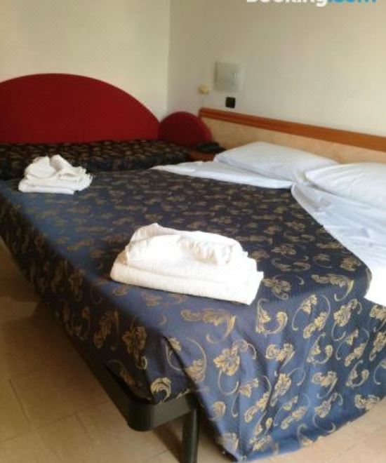 带阳台的三人房