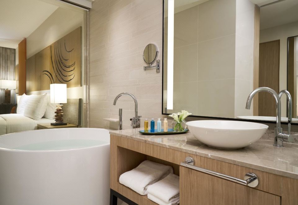 Mövenpick Siam Hotel Na Jomtien PattayaDeluxe Room With Sea View