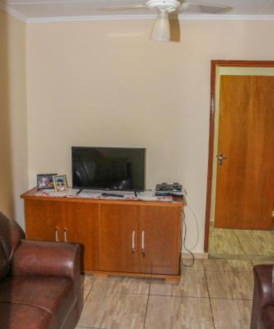 两卧室联排别墅