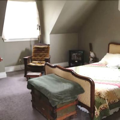 Traditional Room, 1 Queen Bed, Fireplace (Oak Leaf Room)