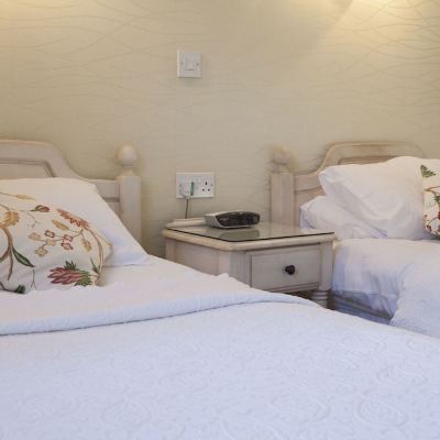 Twin Room Red Lion Inn Promo Code