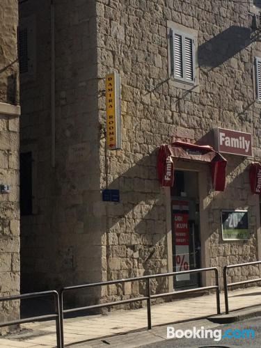 一卧室公寓（带阳台）