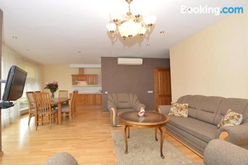 一卧室公寓（带阳台）