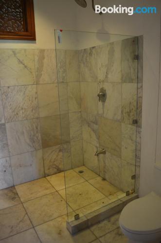 带阳台和海景的豪华双人房