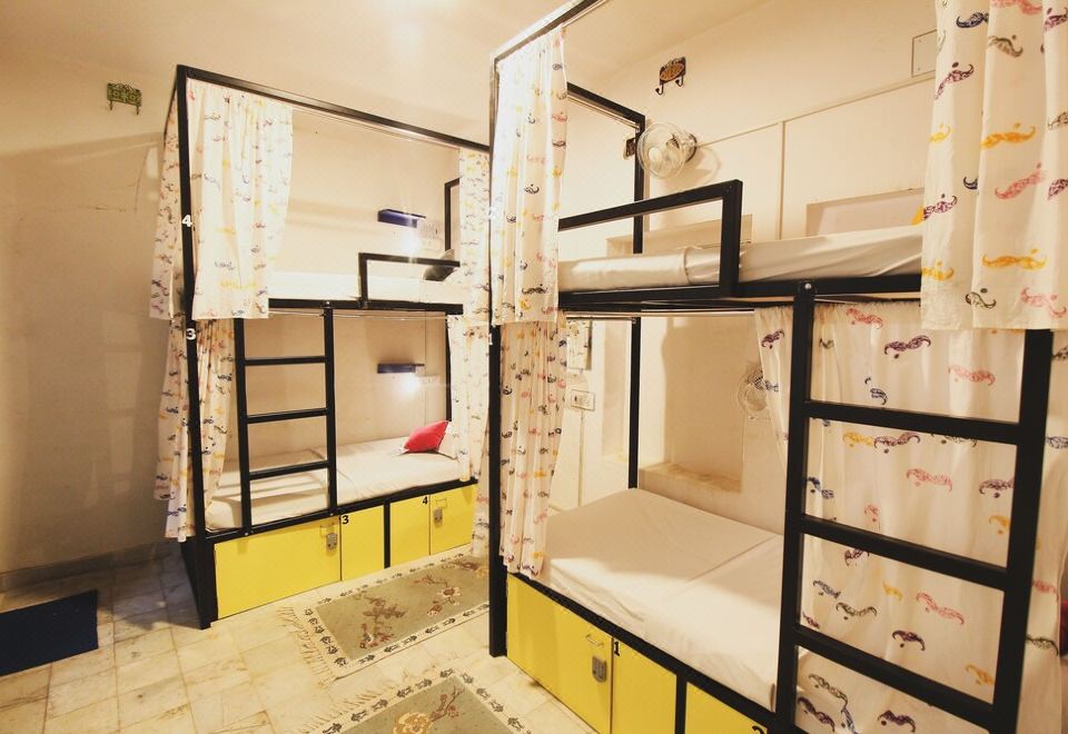 4床空調混合宿舍