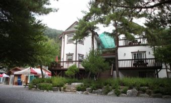 Youngwol Sky Pension Camping