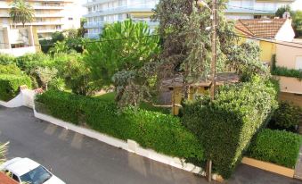 Apartment with One Bedroom in Antibes, with Enclosed Garden and Wifi - 250 m from The Beach