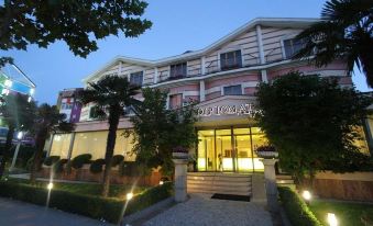 Diplomat Hotel & Spa
