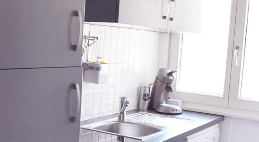 Chalet Charlotte One-Room Apartment with Balcony