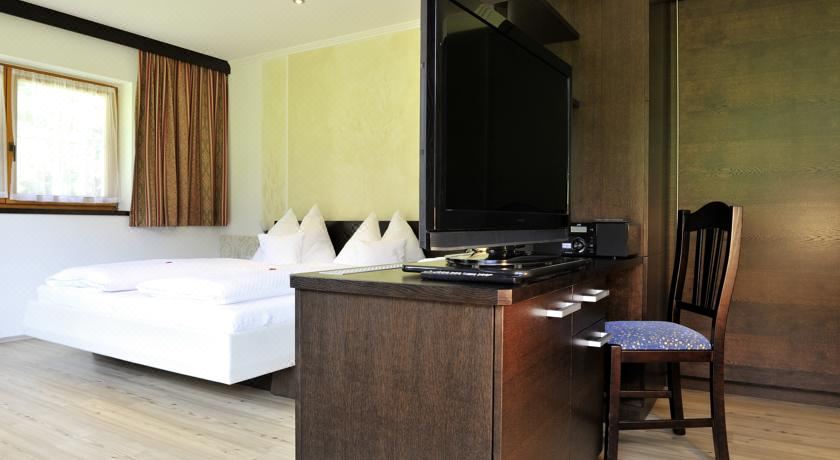 Familienhotel Moos-Alm Double Room with Balcony